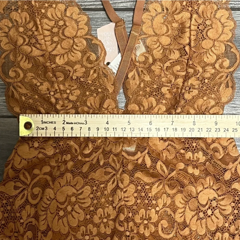 NWT $78 Free People X HAH Comin in Haht Lace Bodysuit Top Size XS Brown Sugar